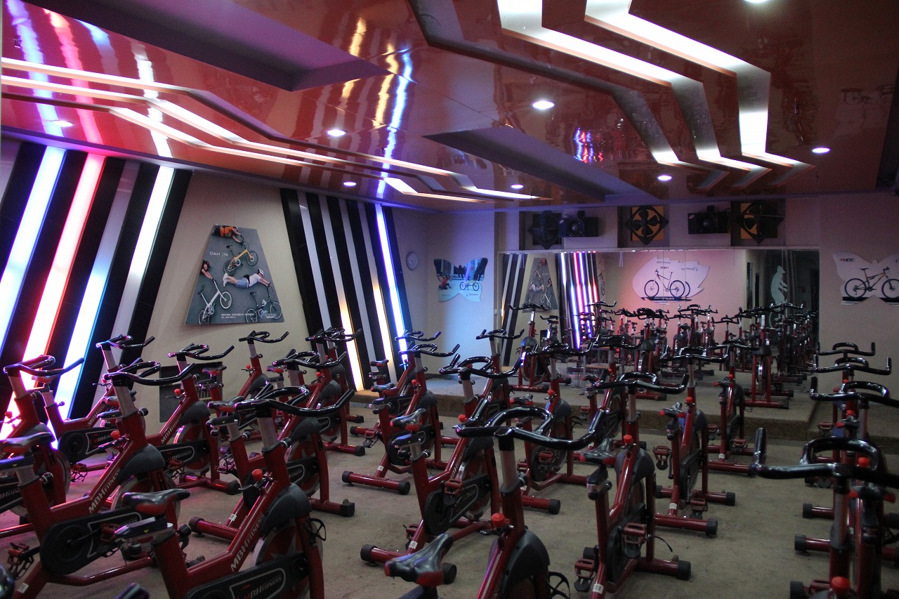 創(chuàng  )業(yè)投資健身房的加盟費用是多少？