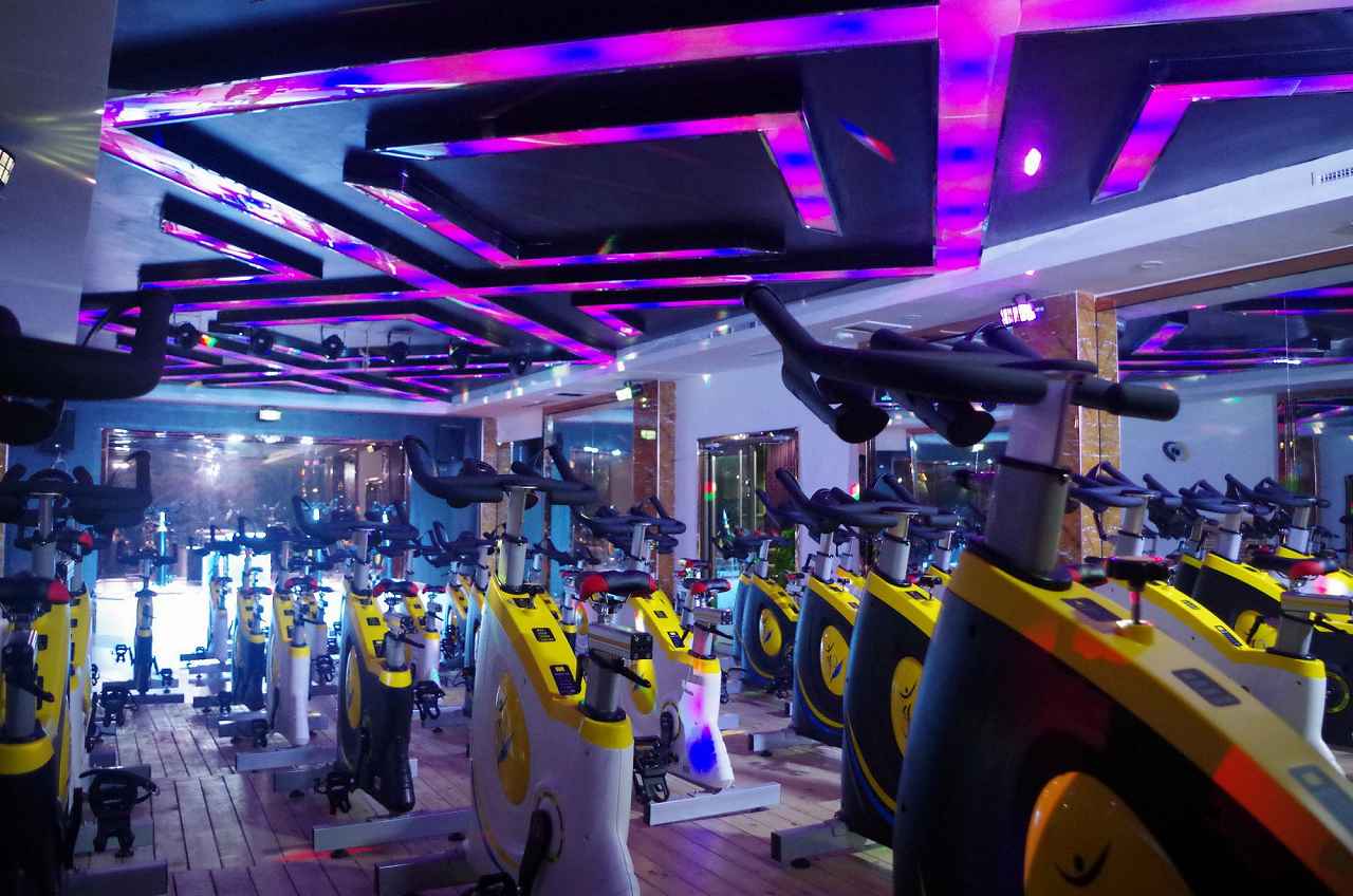 開(kāi)健身房是自己開(kāi)還是加盟好